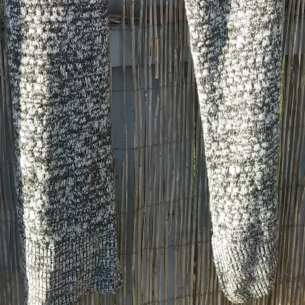 Victoria's Secret Chunky Knit Scarf - Black & White - Super Long - Women's